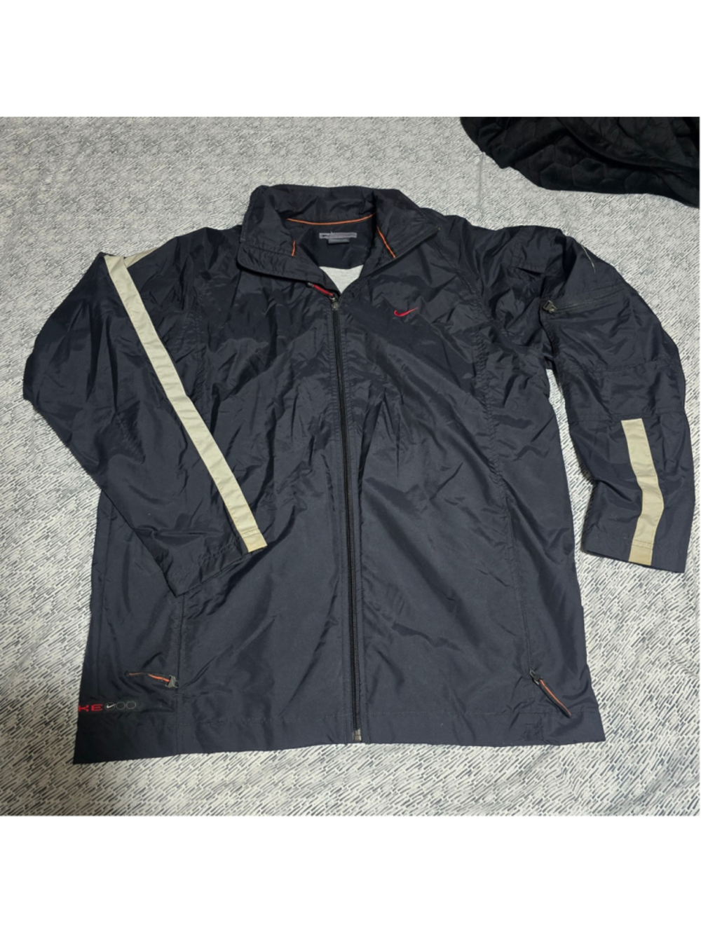 Men's Nike Windbreaker Jacket Size L Black and Red
